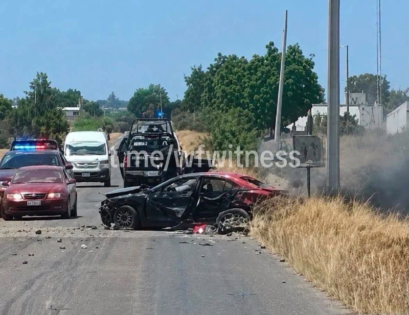 ️🇲🇽 שוטרי זקאטקס מחוץ לתפקיד נסעו בכביש סן רפאל דה אוקמפו, אגואסקליינטס לכביש וילה גרסיה, זאקטקס כאשר מטע…