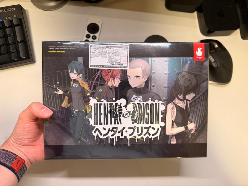 到手了，拆开包装后真是让我笑到了😂（这也太素了吧）谢谢那个晚我两天去 TRADER 的同学，帮我带回来了～～#HENPRI #Galgame到手了，拆开包装后真是让我笑到了😂（这也太素了吧）谢谢那个晚我两天去 TRADER 的同学，帮我带回来了～～#HENPRI #Galgame