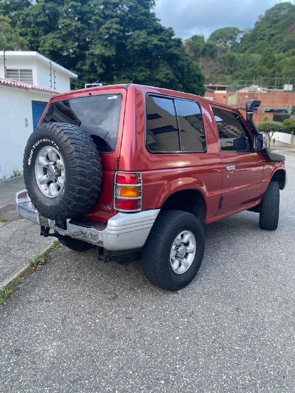 Mitsubishi Montero 2008