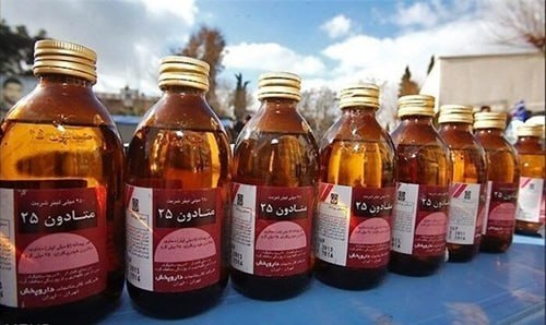 چند قرن بردگی: «مثل شکلات متادون میفروشند»؛ بازار پنهان مواد مخدر در عطاریهاسایه رحیمیجوانی ۲۳ ساله در یکی از محلههای مرکزی تهران جا