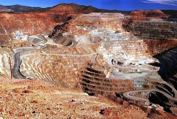 بولتن اقتصادی: زنگ خطر در مدیریت معدن؛ از مدیران دارای پرونده تا هیئت‌مدیره‌های مادام‌العمردو سؤال فوری از وزیر صمت؛ چه کسی بر انتصابات
