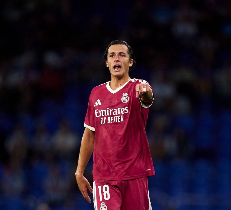 رئال مادرید | Real Madrid C.F: 🚨🔗⚽️ مارکا:آلوارو کارراس به راحتی تسلیم نخواهد شد.ژوزه مورینیو به او قول داده است که برای جایگاه پست چپ با کوکوریا رقابت