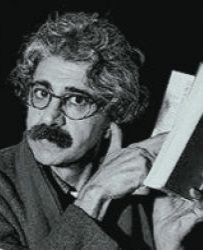 اشعار امیرحسین دیبایی: .کوششِ من گرفتن نشانی از اوست،که پنهان شده آنقدر در کلمه،که کلمه‌ها را زیباتر می‌کند از معنی‌ها. #پرویز_اسلامپوراز کتابِ