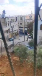 וידאו | כוחות ישראל הישראליים הורסים את אנדרטת הקדושים בצומת אל-סהיב באל-חליל (חברון).