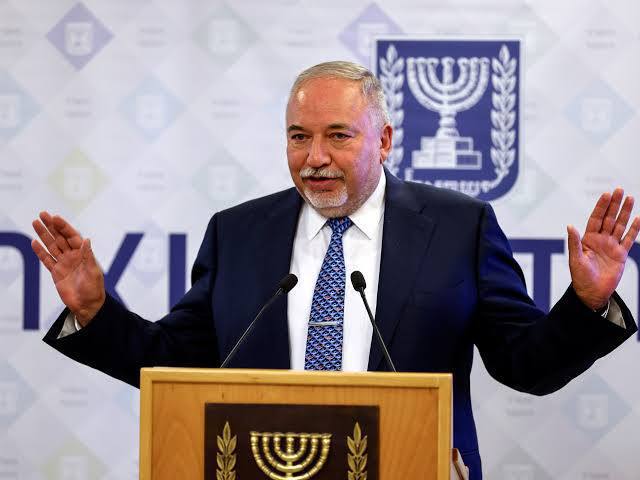 ליברמן: אשים קץ לעידן נתניהו ולשלטון החרדים.