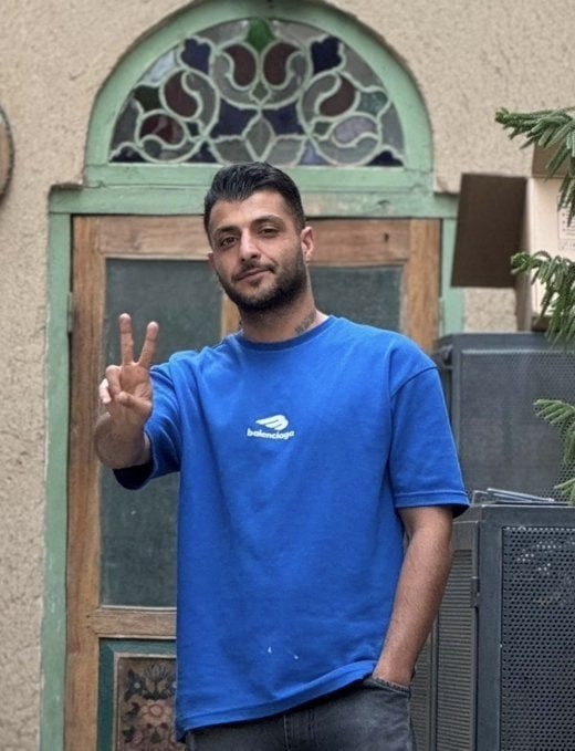 چند قرن بردگی: فرزند عزیز ایران و جان‌فدای میهنجاویدنامعلی صادقی۳۴ سالهبازداشت شده در جریان تظاهرات مهسا امینیتک فرزنداصابت گلوله جنگی 