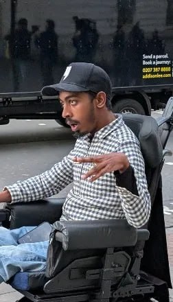 Mohmed Abdulkarim, אחד משני החשודים הנאשמים על מזימה פיירפורד של חיל האוויר המלכותי, הוא לכאורה העמיס את של…