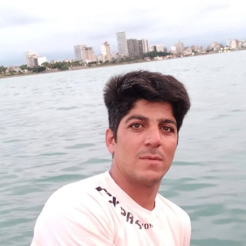 چند قرن بردگی: ‎شهید راه آزادی#مهدی_مهدوری، ۳۴ ساله، اهل اصفهان، در روز ۱۹ دی‌ماه در محله هفتون بر اثر سرکوب نیروهای جمهوری اسلامی جان 