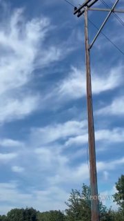 🔴 תמונות של מועדון הגולף Bedminster של הנשיא טראמפ, בו ניתן לראות מטוס טס בגובה נמוך.