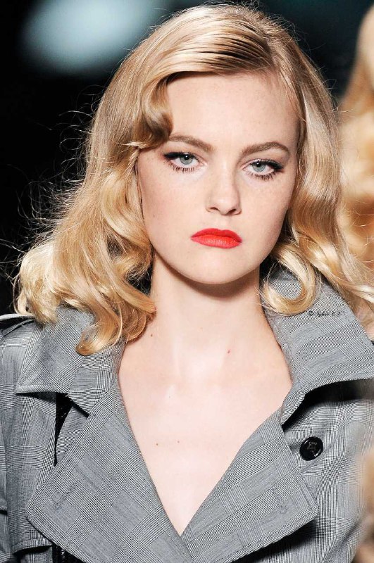 【来自投稿】迪奥2010春夏高定秀，模特们惊艳的妆容