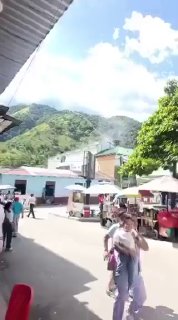 ️🇨🇴 מתנגדי FARC תקפו את משרד ראש העיר בריובלנקו, דרום מחלקת טולימה, עם מל"טים, לפני שהטרידו את כוחות הביט…