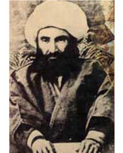 کتابخانۀ اندیشه🌻📚: این آخوند، ملا احمد نراقی باعث و بانی عهدنامه ننگین ترکمانچای است.او مشاور فتحعلی شاه قاجار بود. فتوای جهاد علیه روسها