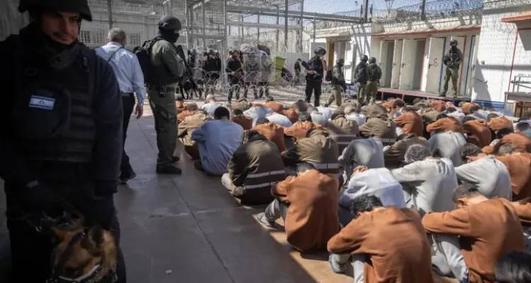 עורך דין חאלד מחאג'נה: הצעת חוק האוסרת על ביקורי הצלב האדום אצל אסירים בוטלה לאחרונה בכנסת.