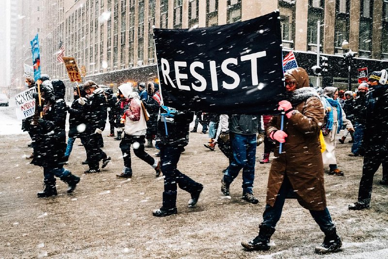 2026年1月25日，芝加哥相关事件：美国多地正在抗议移民局特工警察（ICE）的警察暴力