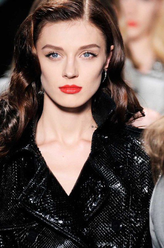 【来自投稿】迪奥2010春夏高定秀，模特们惊艳的妆容